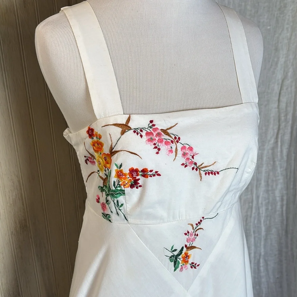 Vintage 1976 Young Edwardian White Cotton Maxi Sundress, Floral Embroidery, EUC - Picture 2 of 15